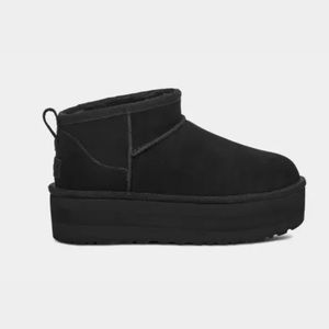 NWT Ugg Classic Ultra Mini Platform Black Size USA 8, EU 39